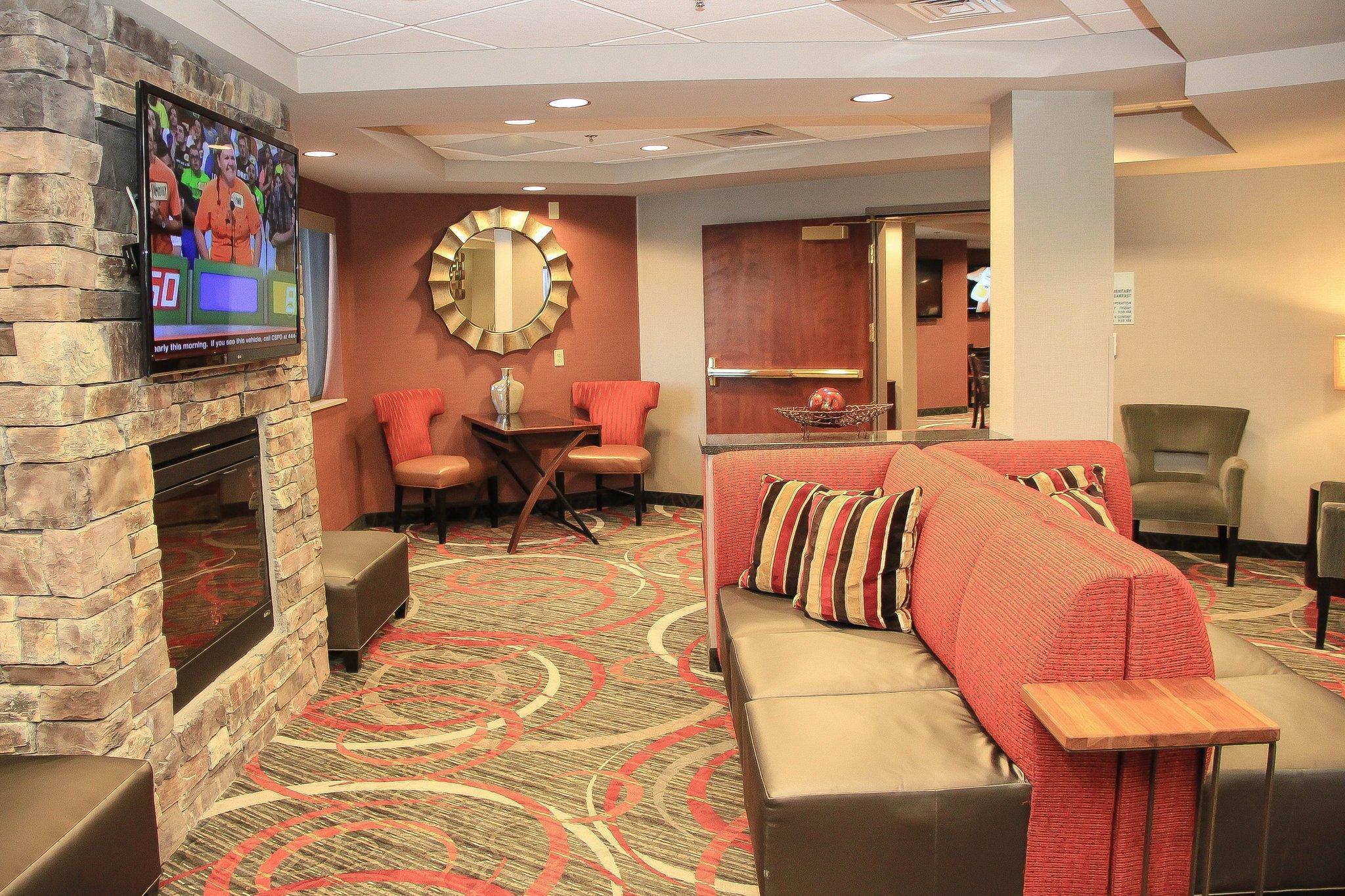 Holiday Inn Express & Suites Colorado Springs-Airport, An Ihg Hotel Bagian luar foto