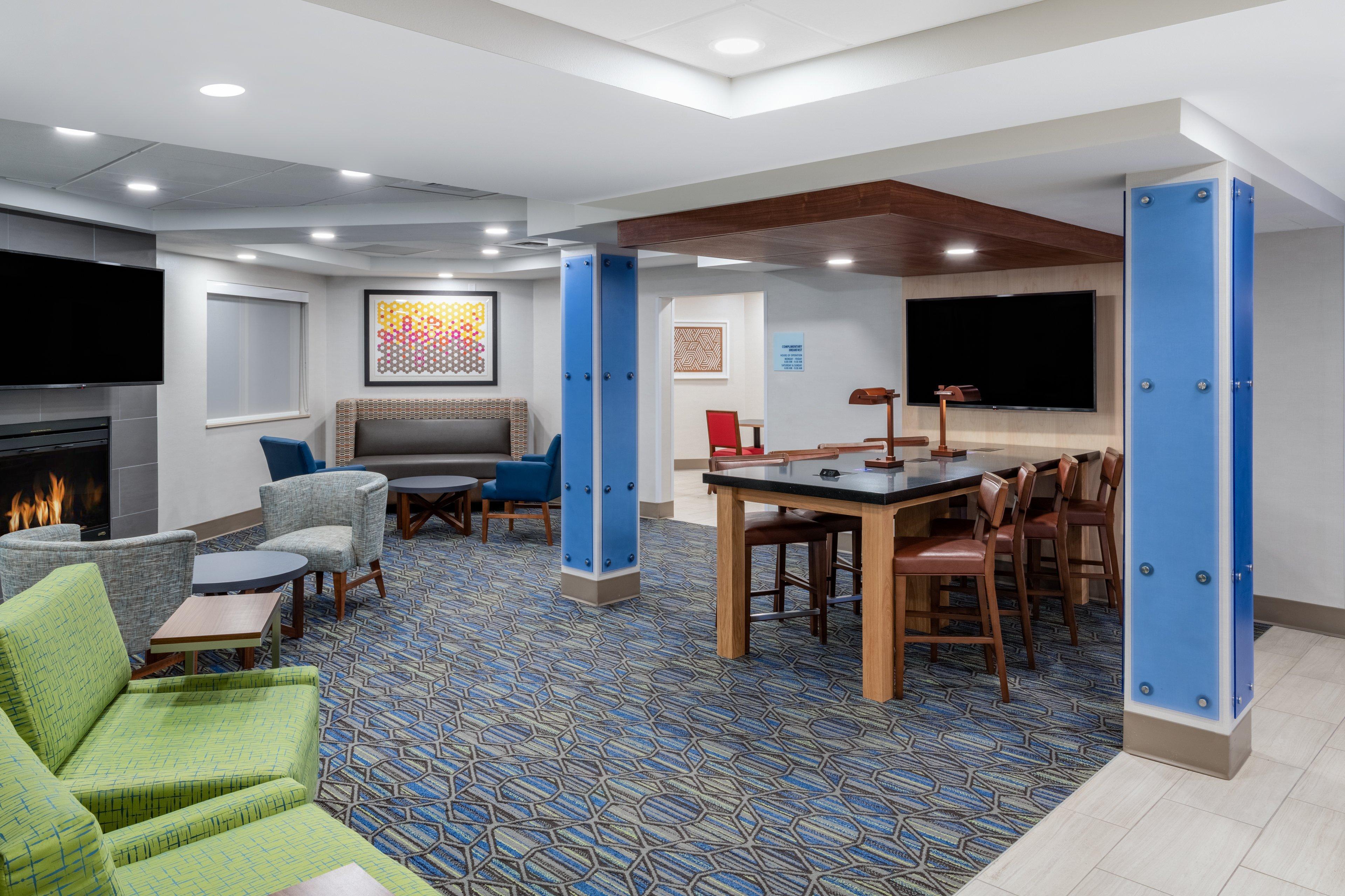 Holiday Inn Express & Suites Colorado Springs-Airport, An Ihg Hotel Bagian luar foto