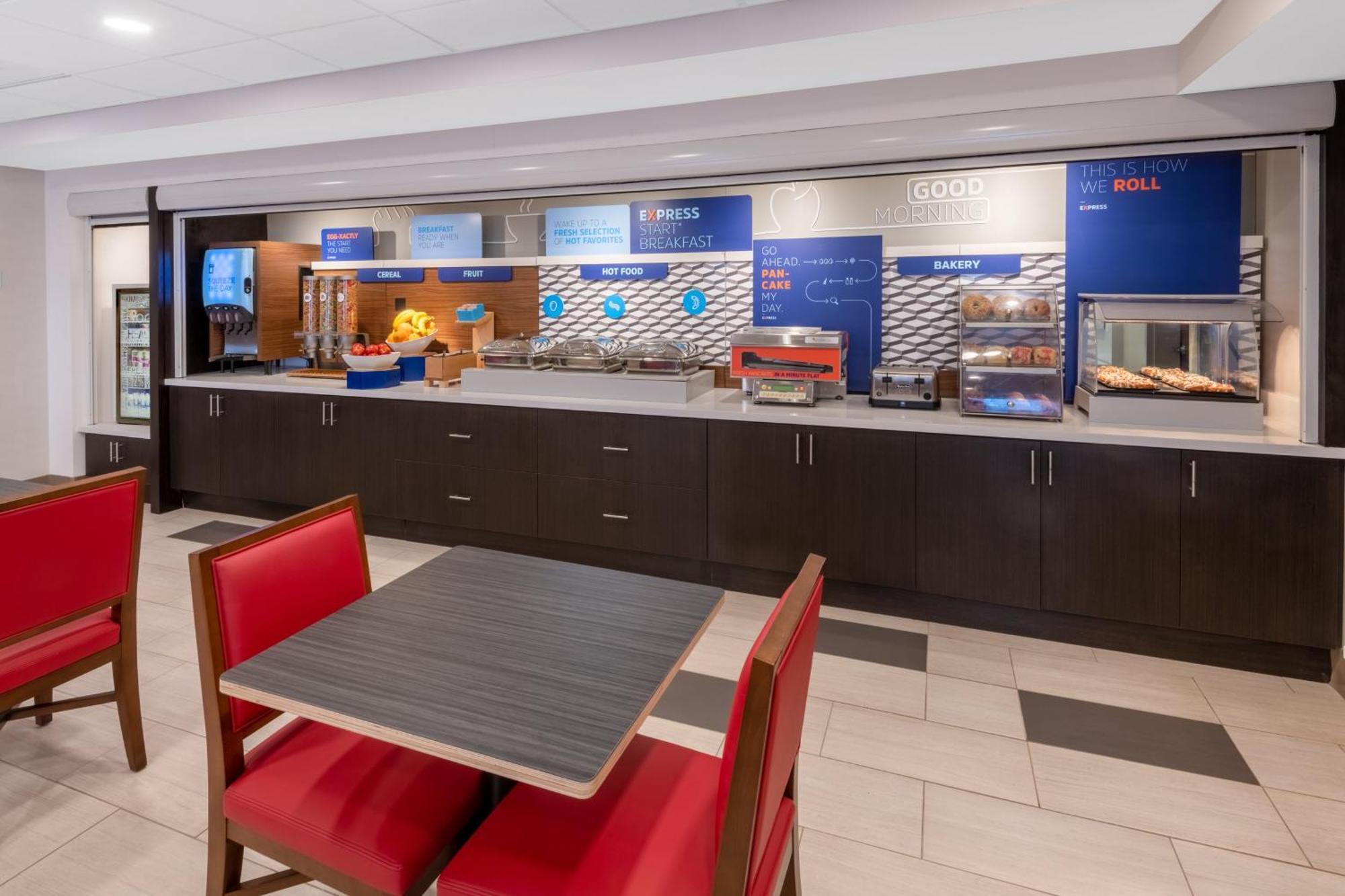 Holiday Inn Express & Suites Colorado Springs-Airport, An Ihg Hotel Bagian luar foto