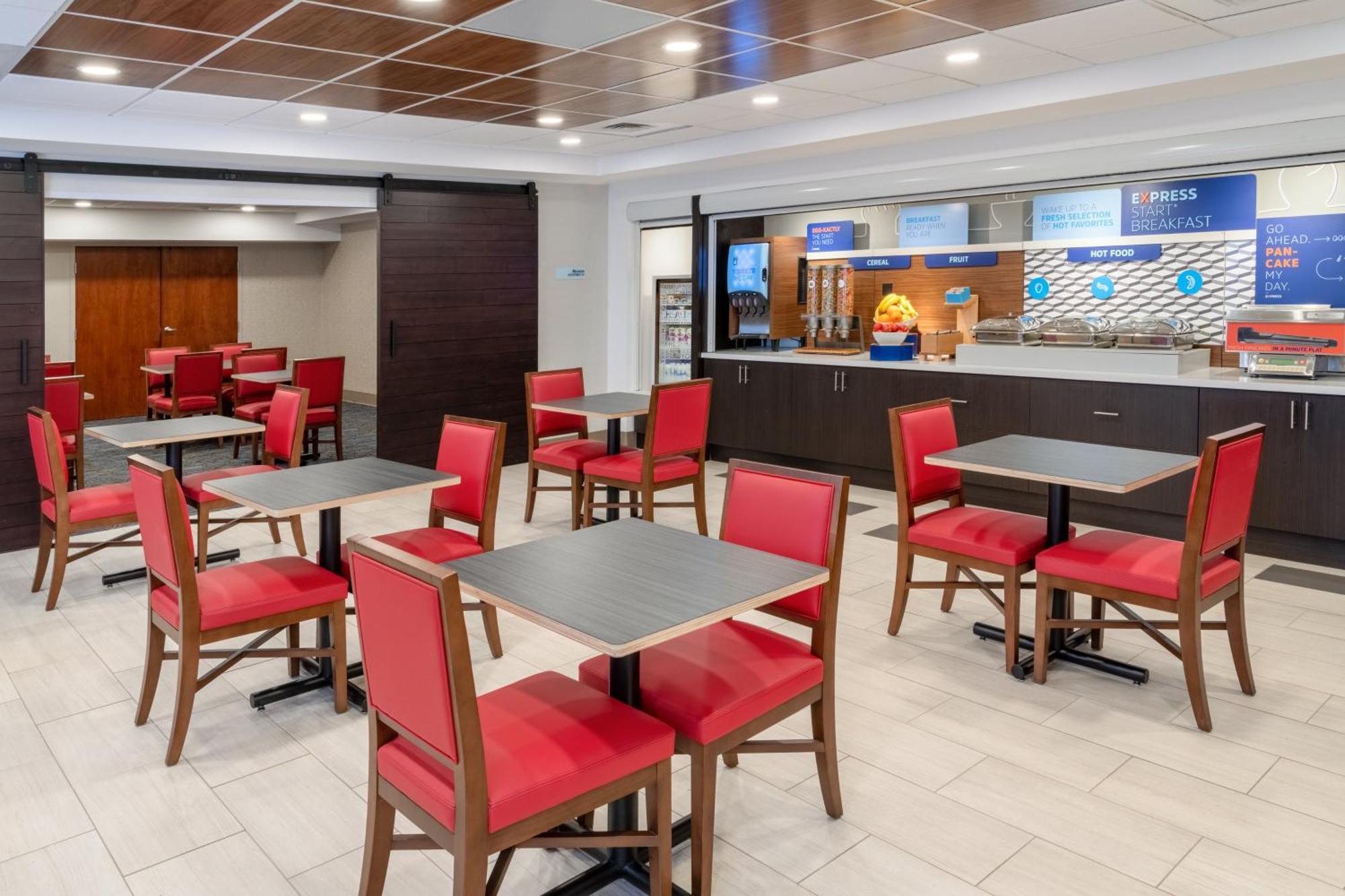 Holiday Inn Express & Suites Colorado Springs-Airport, An Ihg Hotel Bagian luar foto