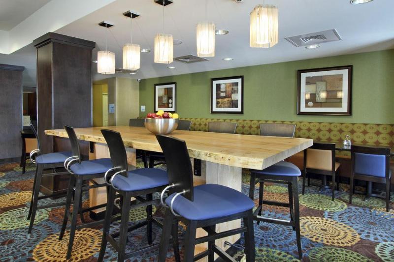 Holiday Inn Express & Suites Colorado Springs-Airport, An Ihg Hotel Bagian luar foto