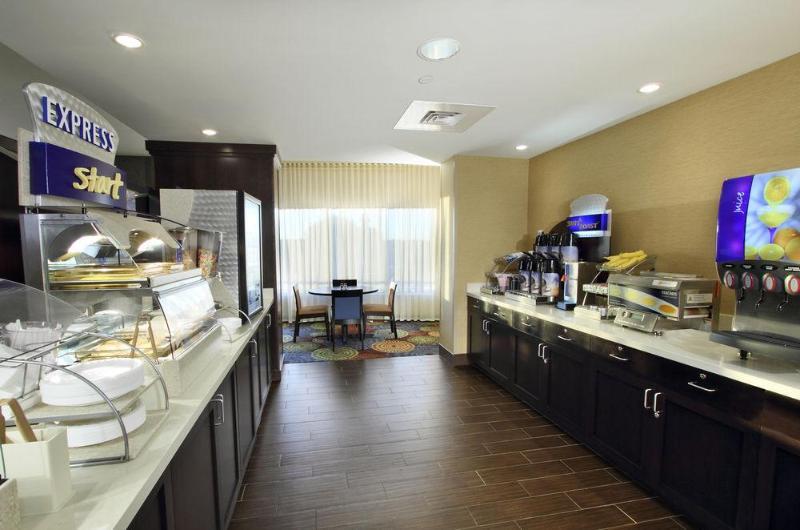 Holiday Inn Express & Suites Colorado Springs-Airport, An Ihg Hotel Bagian luar foto